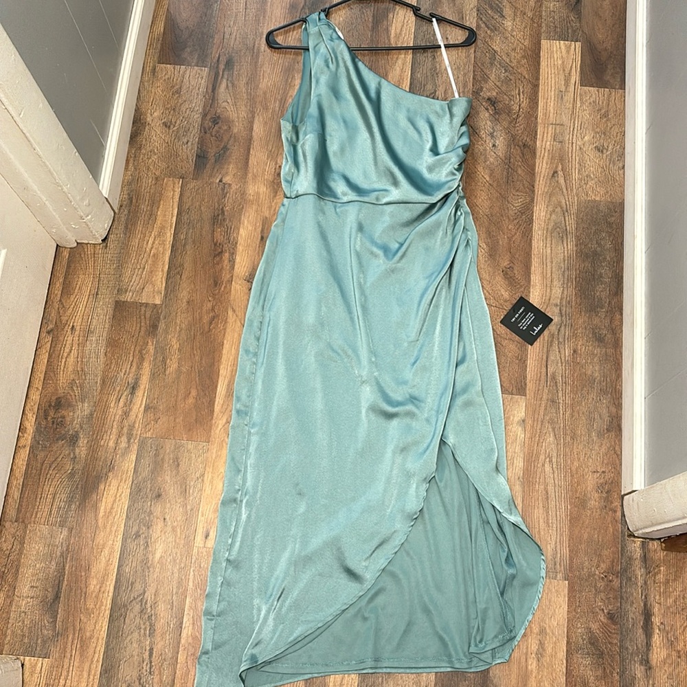 Lulus NWT dress